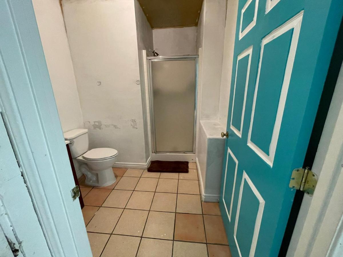 הוסטל Humble Abode At אל מונטה מראה חיצוני תמונה