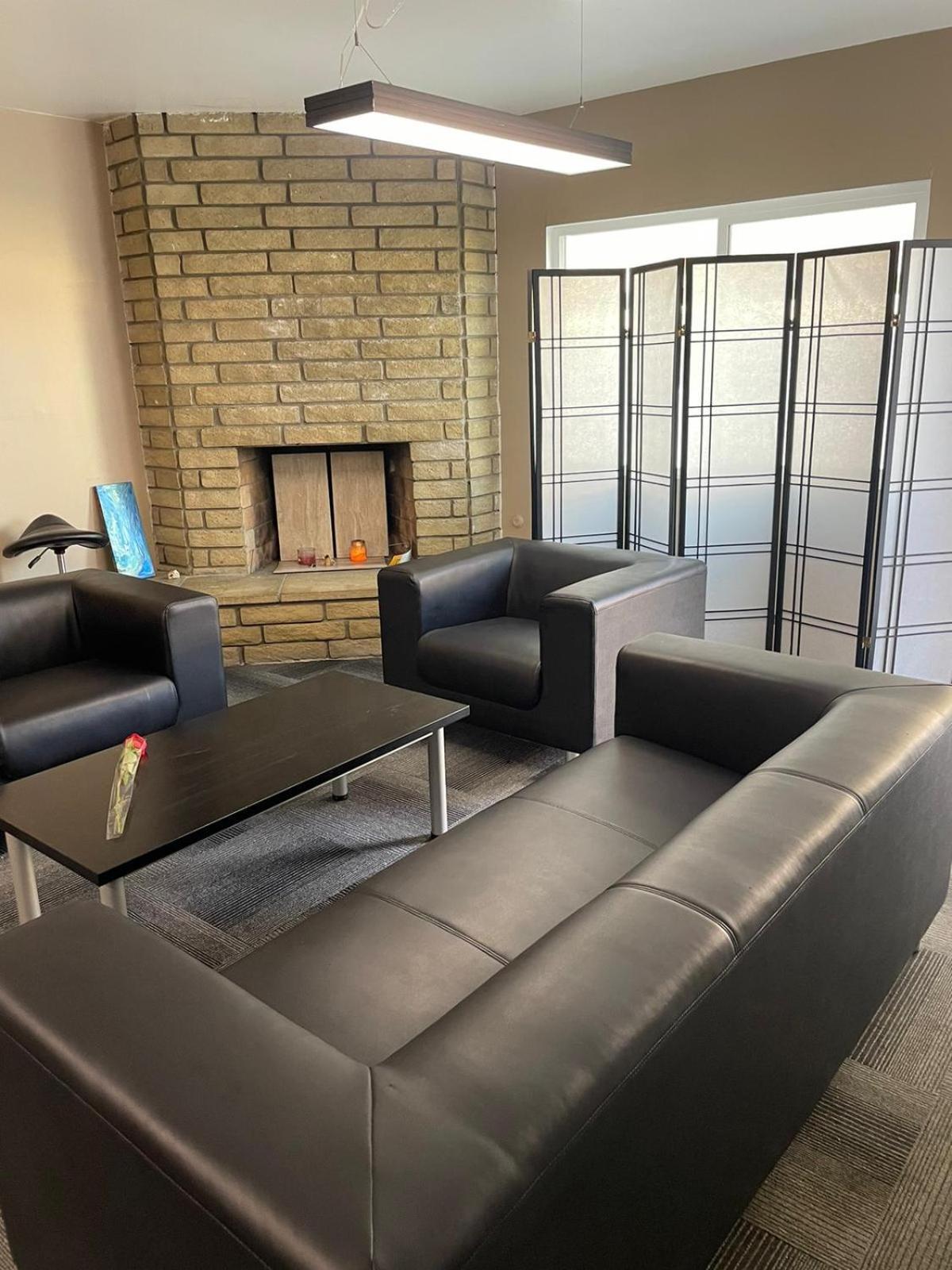 הוסטל Humble Abode At אל מונטה מראה חיצוני תמונה